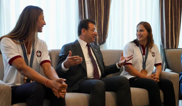 İBB Spor Kulübü’nün olimpiyat madalyalı kadın sporcularına tebrik