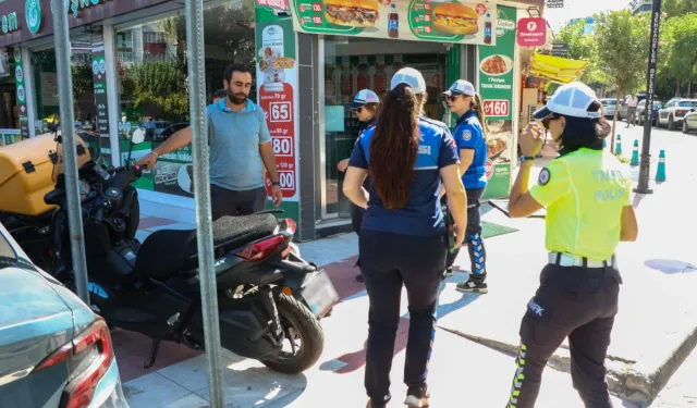 Manisa'da zabıta ekiplerinden kaldırım işgali denetimi