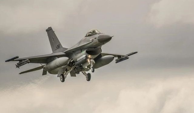 Ukrayna'nın F-16 Savaş Uçağı Düşürüldü!