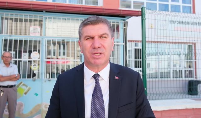 Burdur Belediyesi'nden 1'inci sınıfa başlayan öğrencilere kırtasiye seti