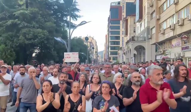 Hopa'da, doğasını savunan köylülere yapılan ve bir kişinin hayatını kaybettiği saldırı protesto edildi