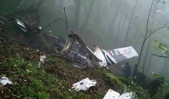  İran Cumhurbaşkanı Reisi’nin helikopterinin sert hava koşulları nedeniyle düştüğü açıklandı 