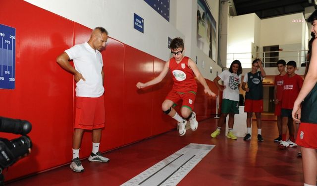 Karşıyaka Belediyesi çocukların spor yaşamına destek oluyor