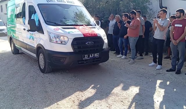 Tunceli'deki kazada şehit olan Uzman Çavuş Mehmet Aykanat, Osmaniye'de son yolculuğuna uğurlandı 