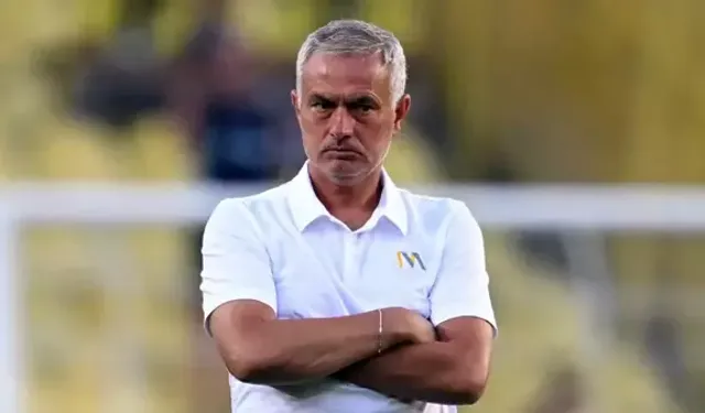 Jose Mourinho, sadece 9 dakika oynattığı yıldız futbolcunun biletini kesti