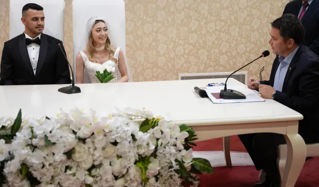 Bursa Osmangazi’de 1 yılda 6 bin 636 nikah kıyıldı