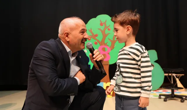 Gebze'de Başkan Büyükgöz’den miniklere sürpriz