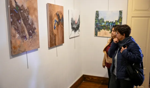 İzmir Bornova'da “Renk ve Tekniklerin Dansı”