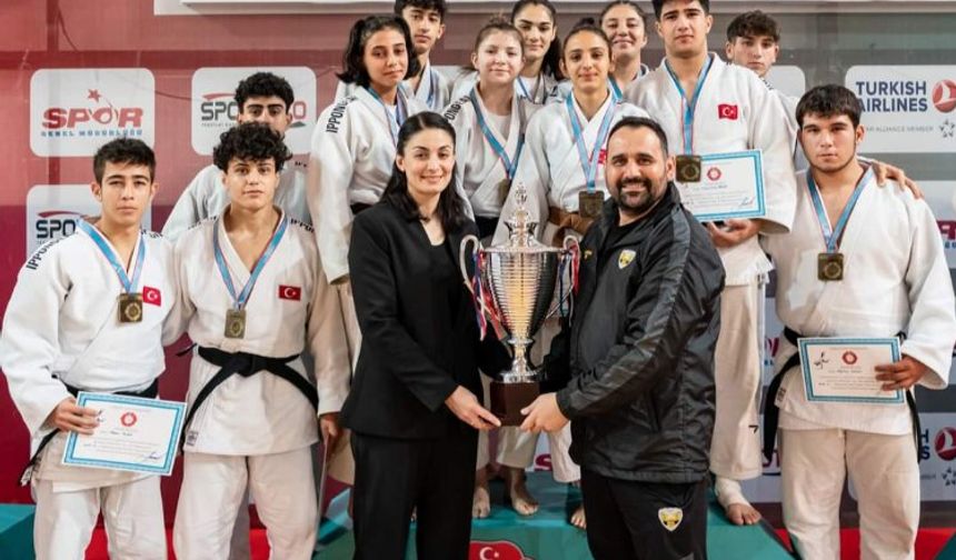 Konyalı judocular gururlandırıyor