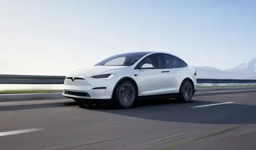 Tesla, 120 Bin 423 Aracını Geri Çağırdı