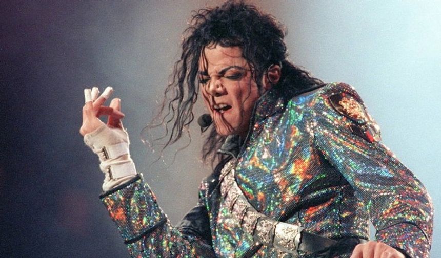 Michael Jackson Hayranlarına Kötü Haber: Film Ertelendi!