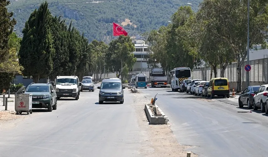 İzmir Bornova'da Pınar Caddesi yeni çehresine kavuşuyor