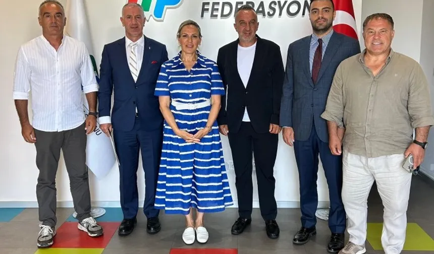 Tenis Kulüpleri Birliği yönetimi TTF Başkanı ile görüştü