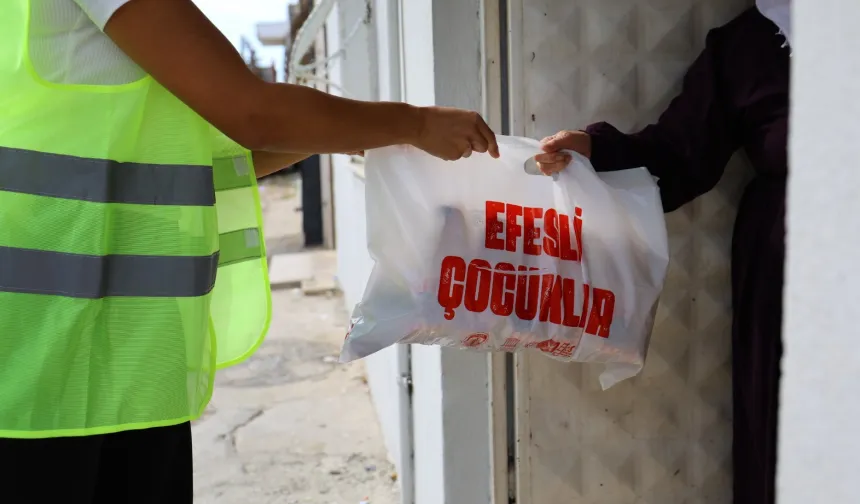 Efes Selçuk’ta beslenme çantaları dayanışma ile doluyor