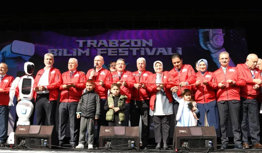 Trabzon’da bilim coşkusu: Festivalle gençlere yeni ufuklar açılıyor
